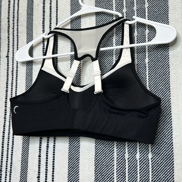 ZYIA Sports Bra - Picture 3 of 4